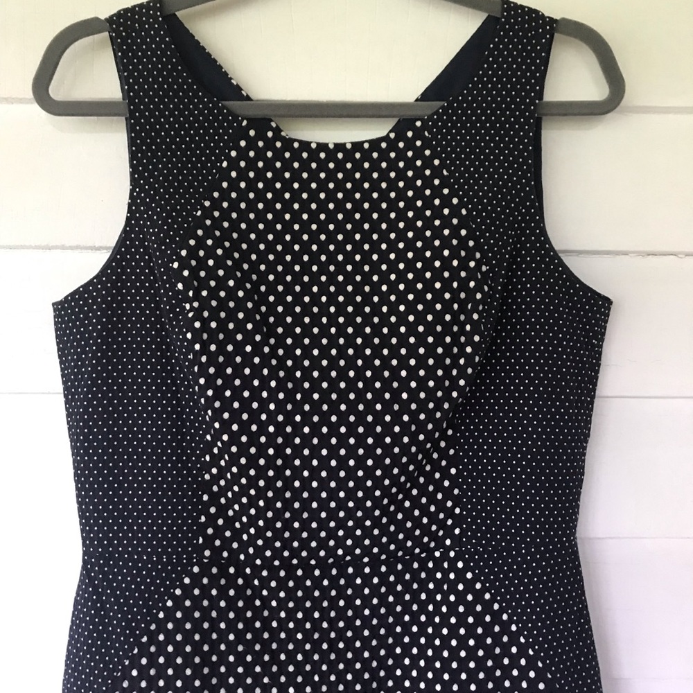 Flattering Banana Republic sheath dress